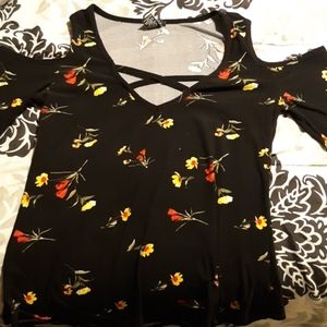 Cold shoulder crisp cross top